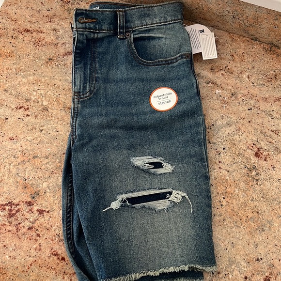 NWT straight distressed jeans shorts - Picture 3 of 6